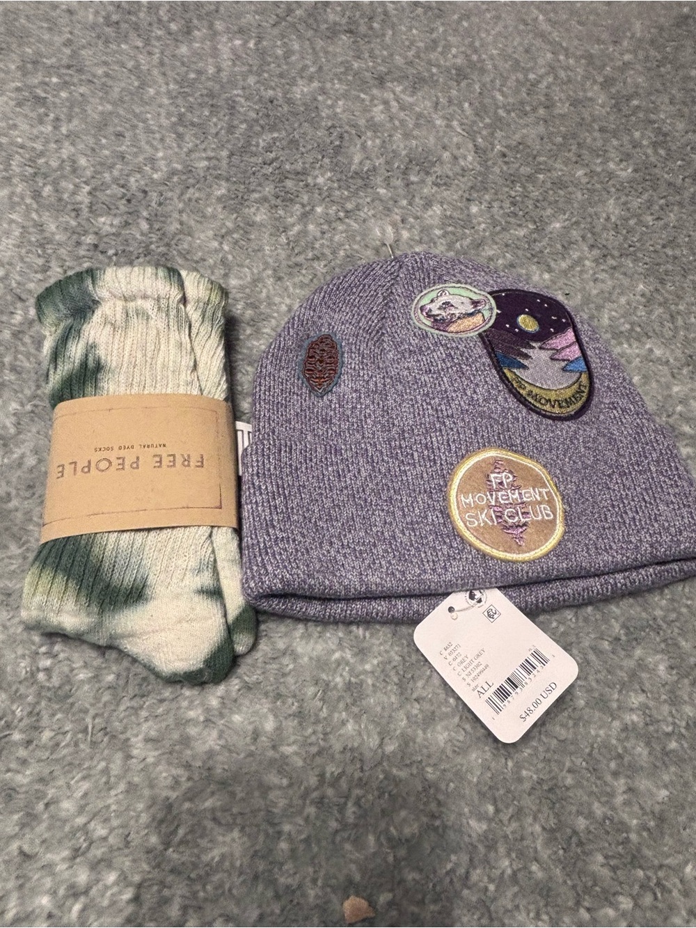 Free People Movement Ski club Beanie w/Fp naturally dyed Green Tie-Dye Socks